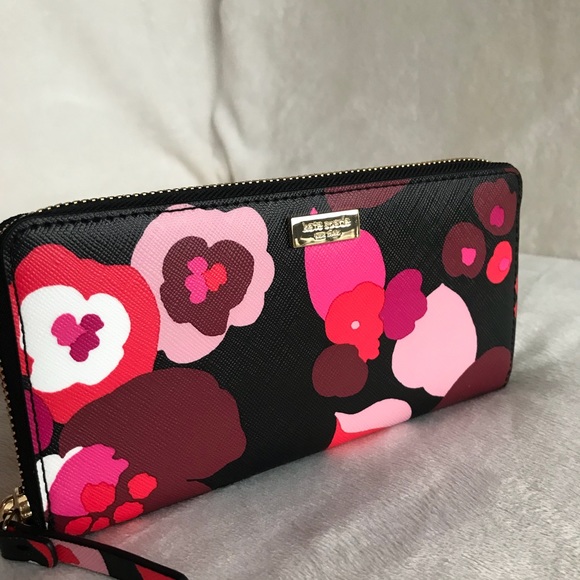 kate spade Handbags - Kate Spade Neda Floral Wallet